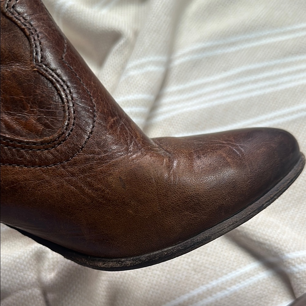 Frye Renee Seam Short Ankle Boots - US 8.5 - Picture 10 of 14